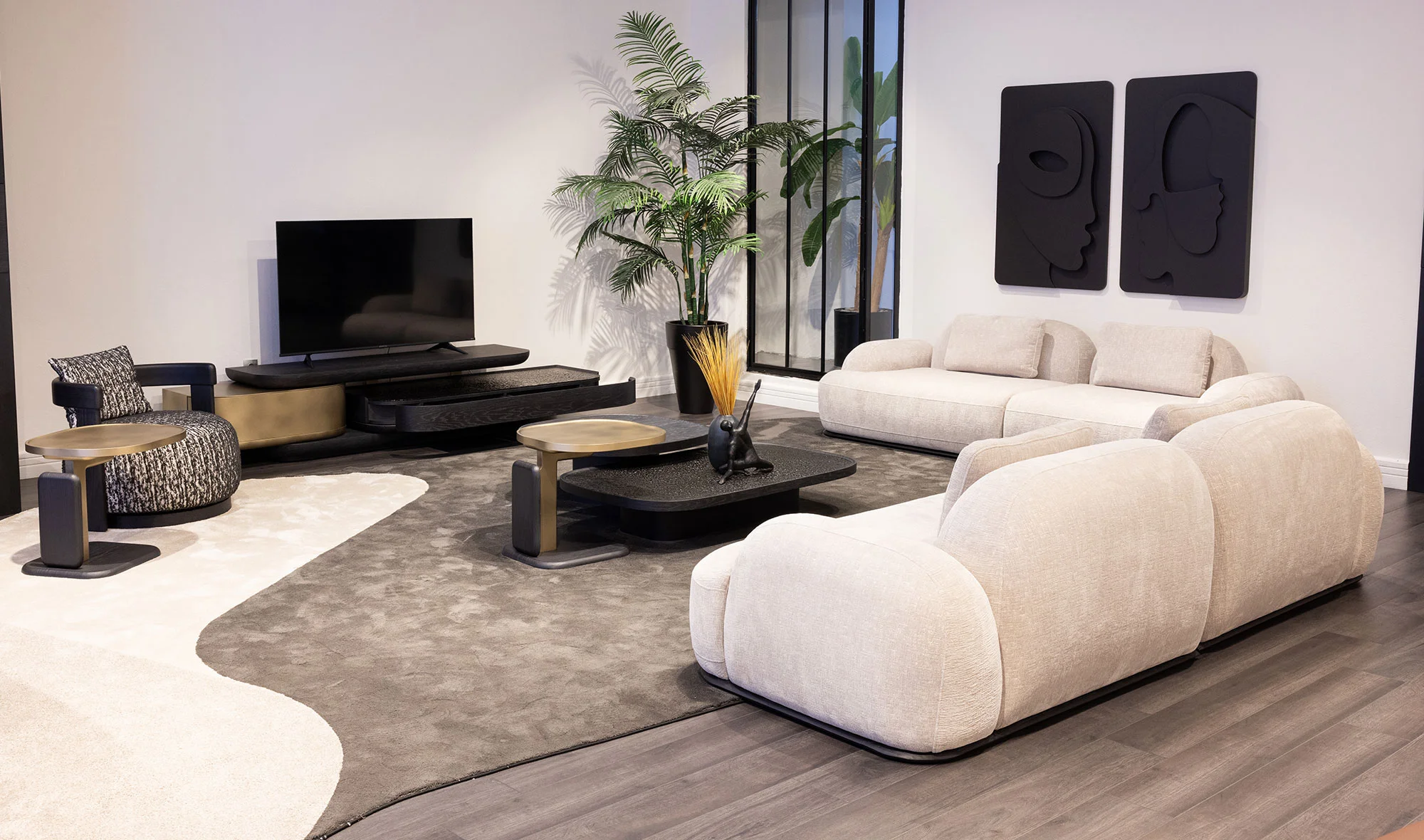 İki Üçlü Koltuk + Bir Tekli Koltuk