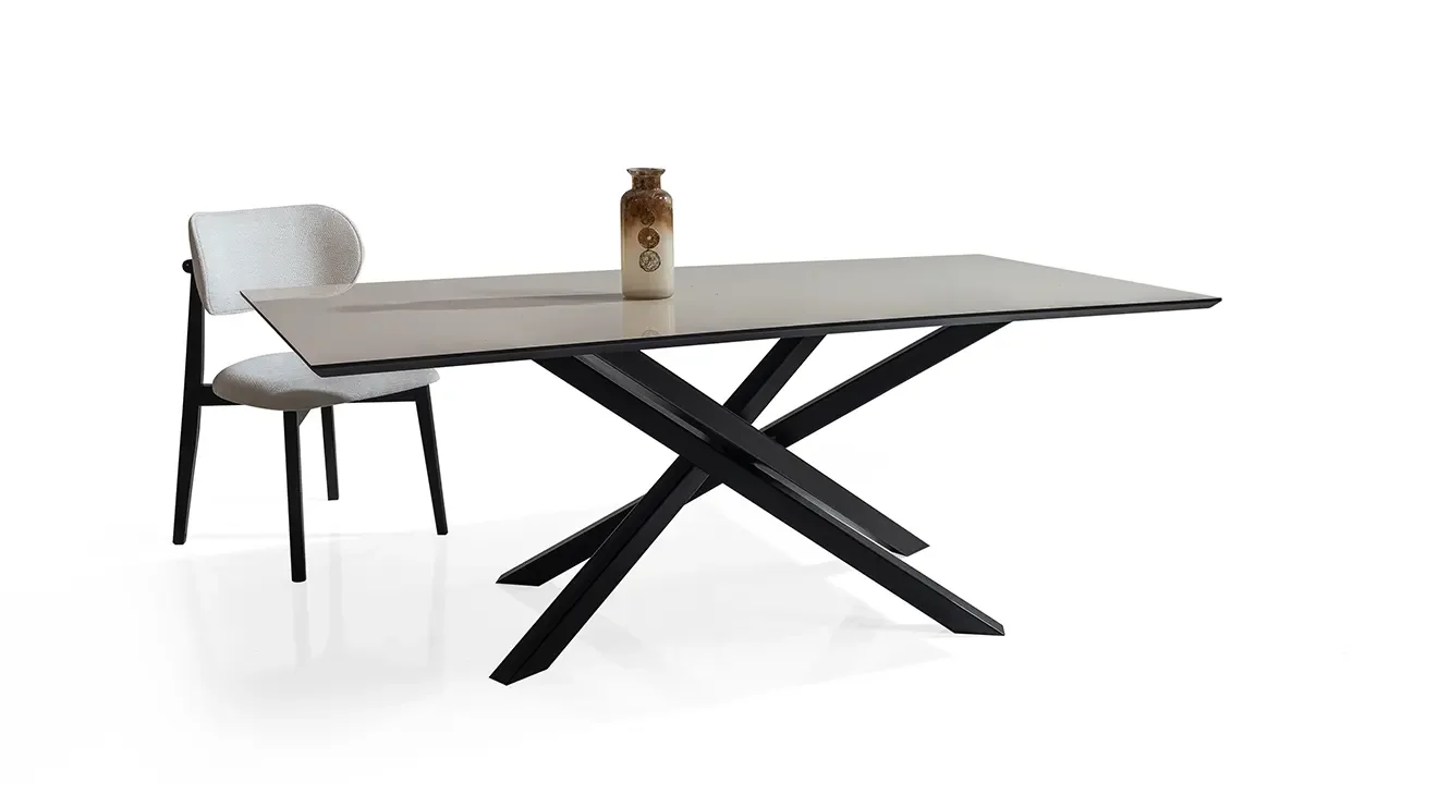 Felicia Yemek Masası