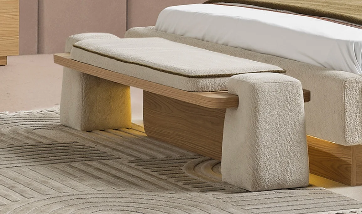 Lexa Bench