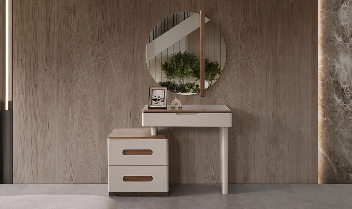 Mia Dresser