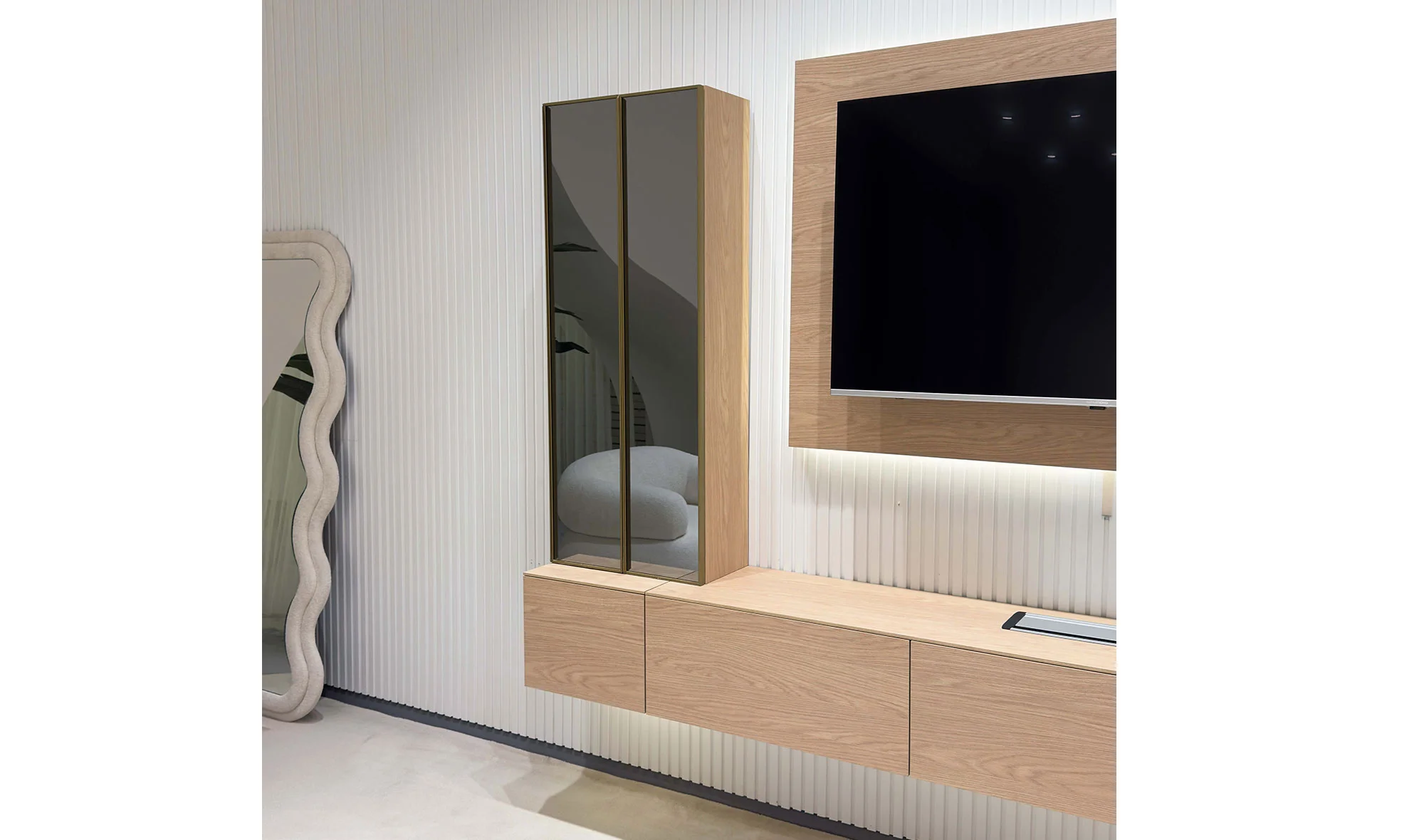 Tv Ünitesi Camlı Modül