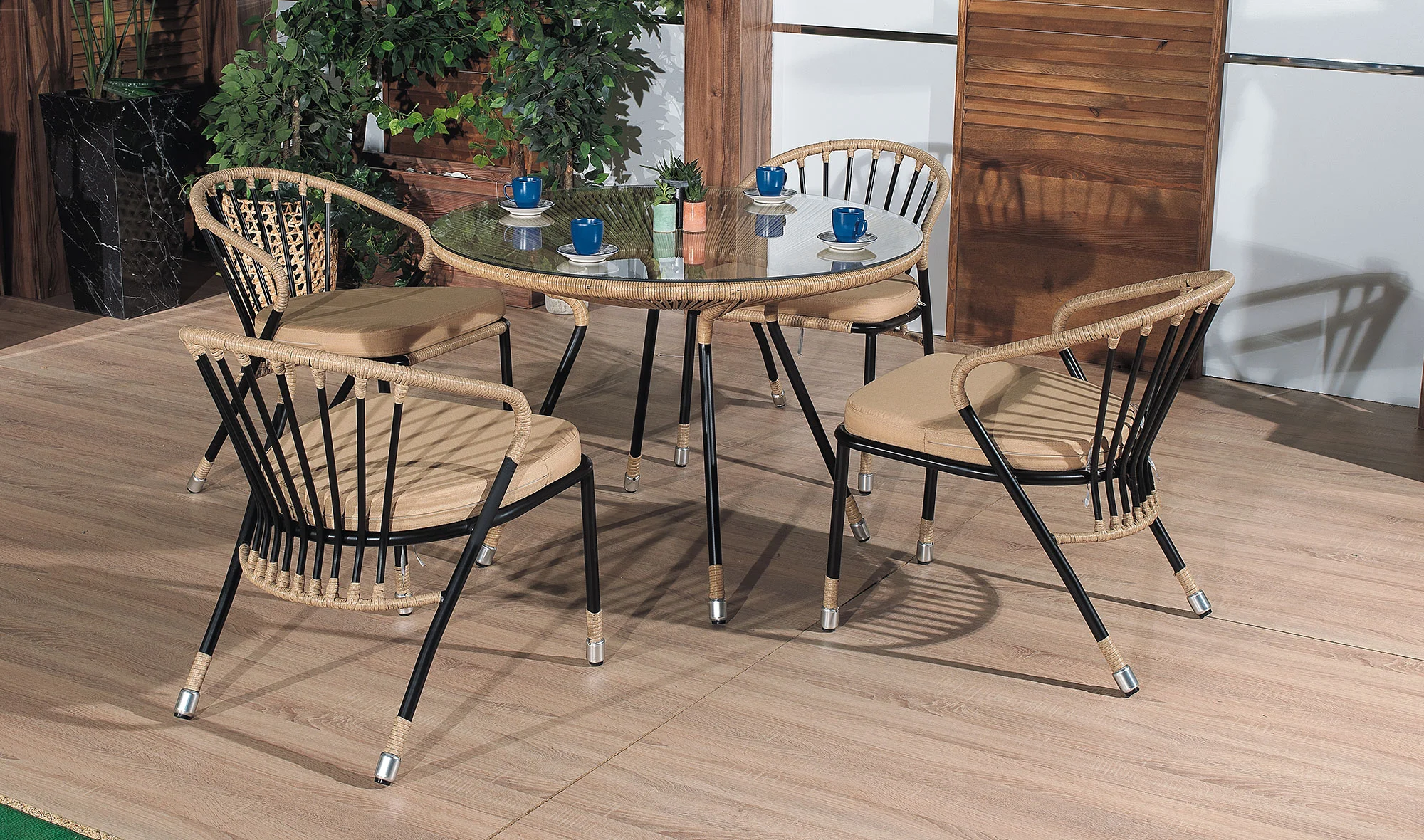 Mirabilis Bahçe Masa Takımı - Siyah