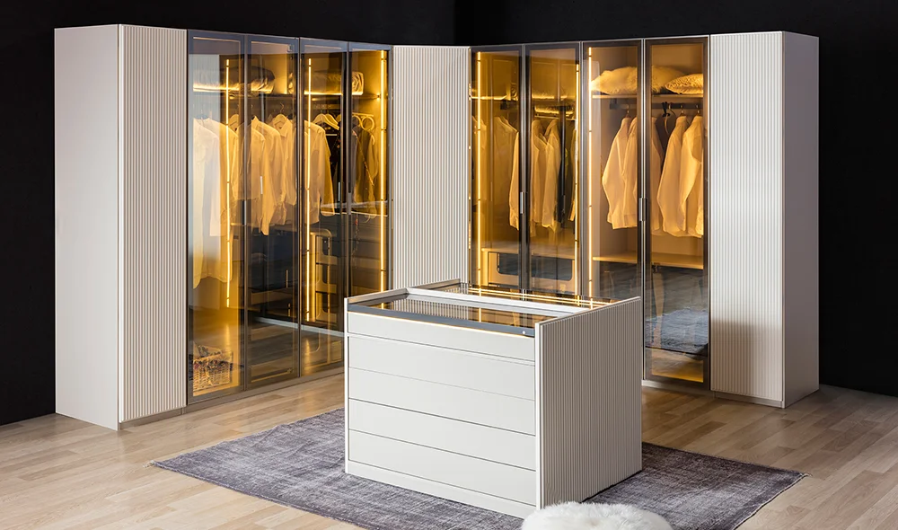 Suare Giyinme Odası