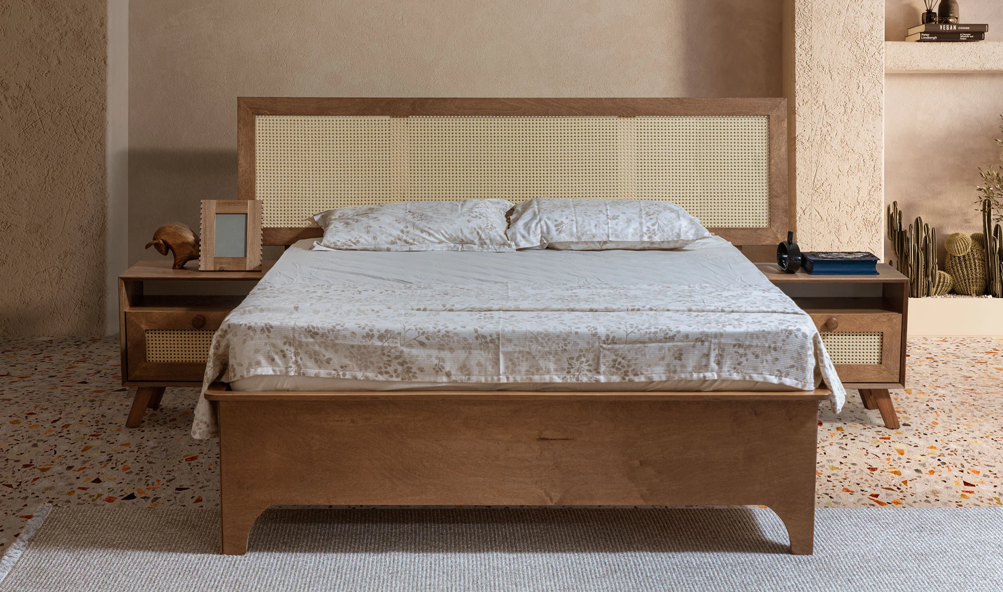 ?sviçre Bazal? Karyola ve Başlık - Ceviz