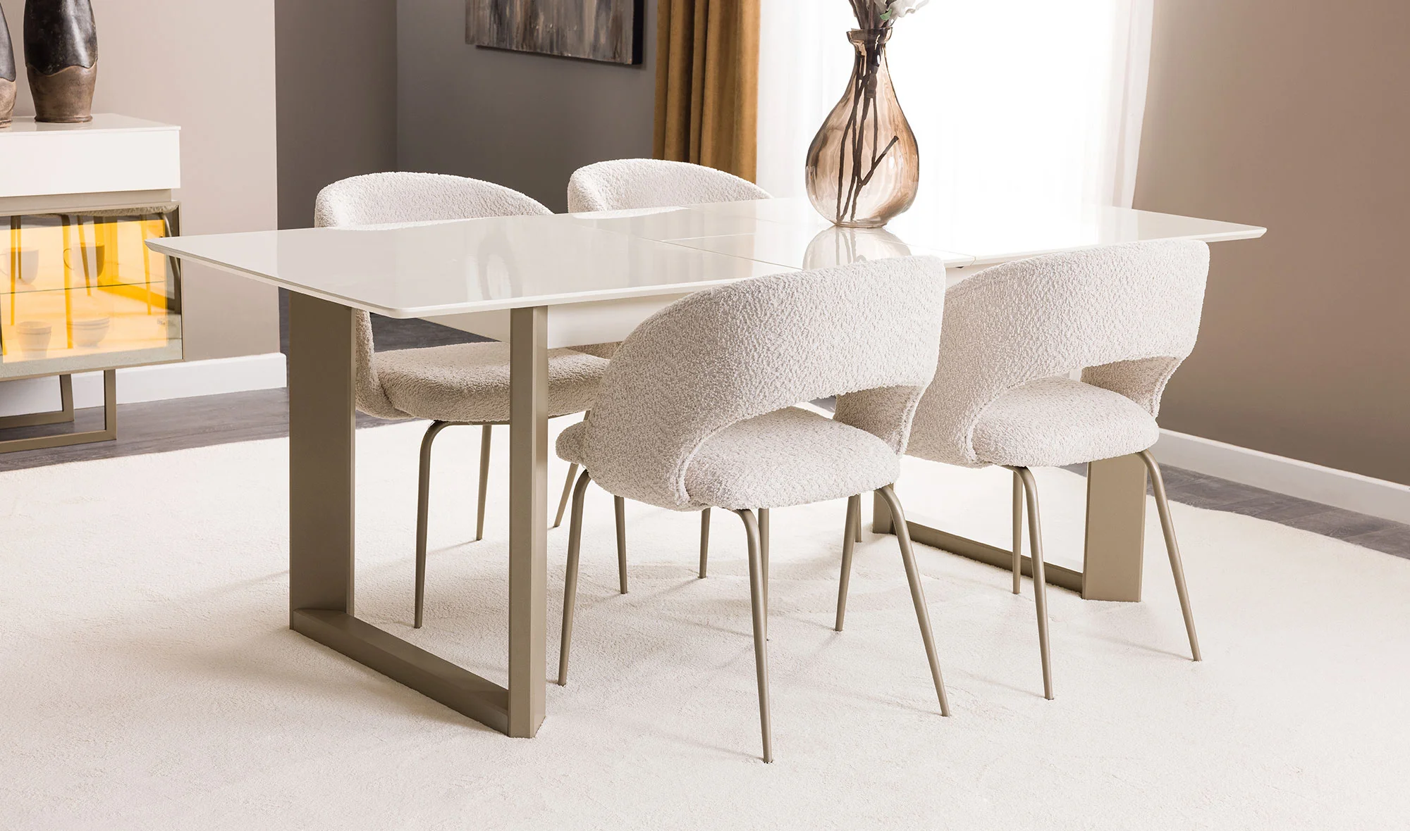 Ninova Yemek Masas? Takımı